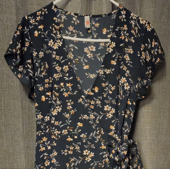 Boho Floral Dark Green/Gray Ruffle Hem Midi Wrap Dress, A Line Style Size Large - Picture 5 of 5